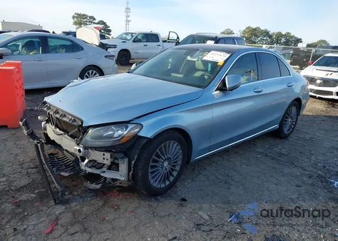 2016 Mercedes-Benz C 300 Luxury из США, поврежденный, VIN 55SWF4JBXGU115554